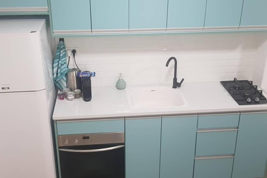 Centrally-Located Quiet Cozy Loft Apartment Be'er Sheva Eksteriør billede